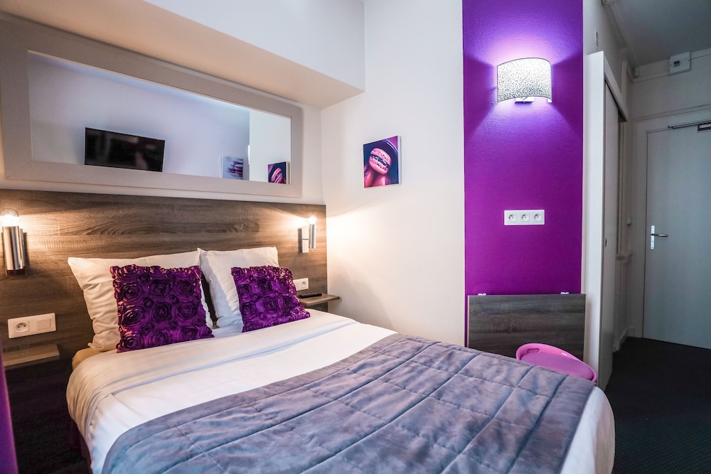 Basic Single Room, Ensuite photo 3