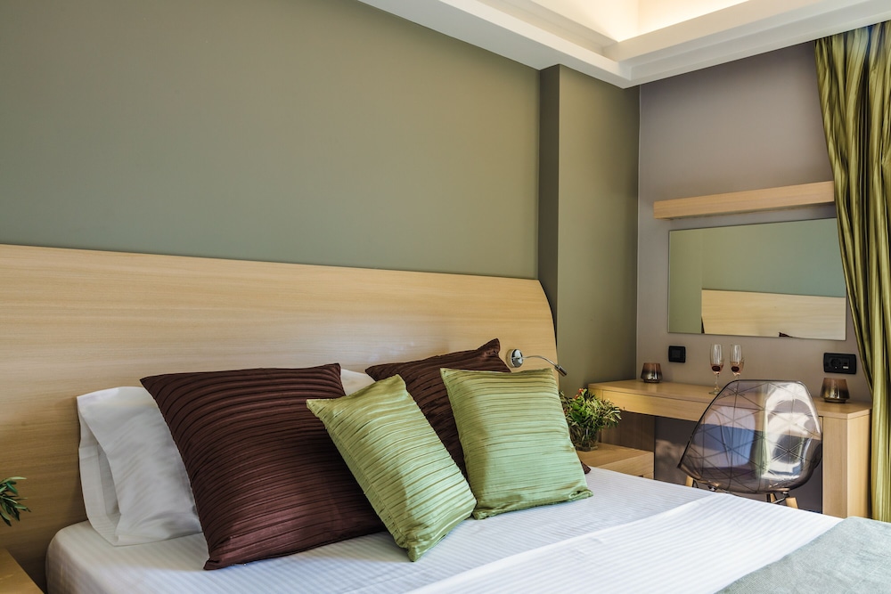 Classic Room, Partial Sea View photo 3