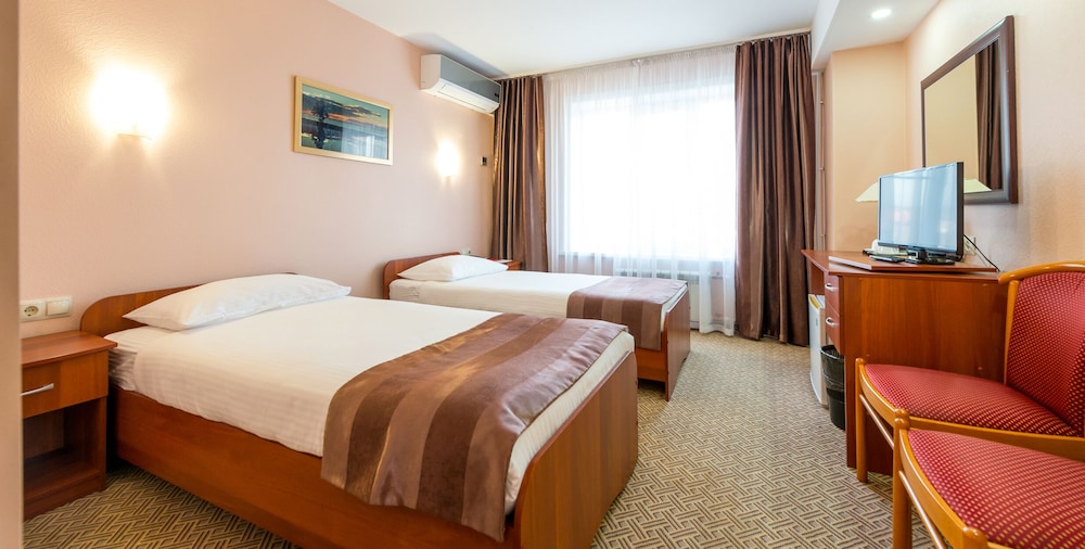 Economy Twin Room photo 2