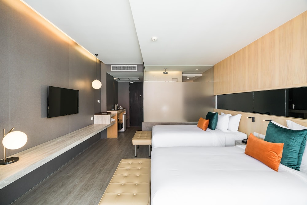 Deluxe Room - Photo 11