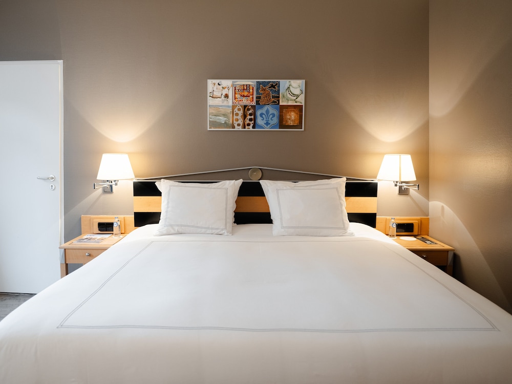 Classic Room, 1 King Bed photo 1