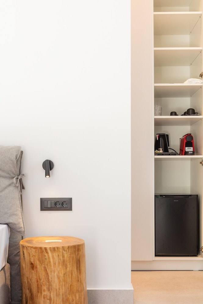 Superior Suite, 1 King Bed with Sofa bed, Non Smoking, Mountain View