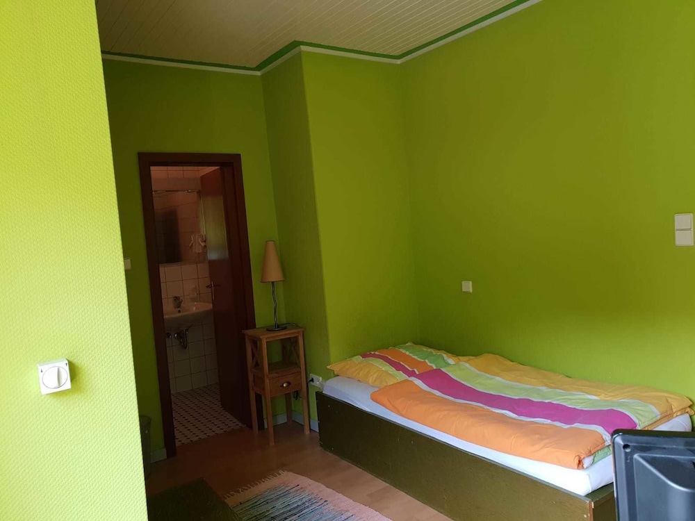 Single Room photo 3