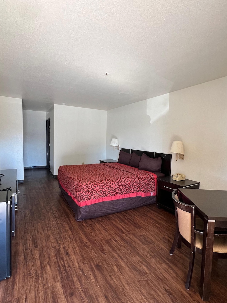 Basic Single Room photo 2