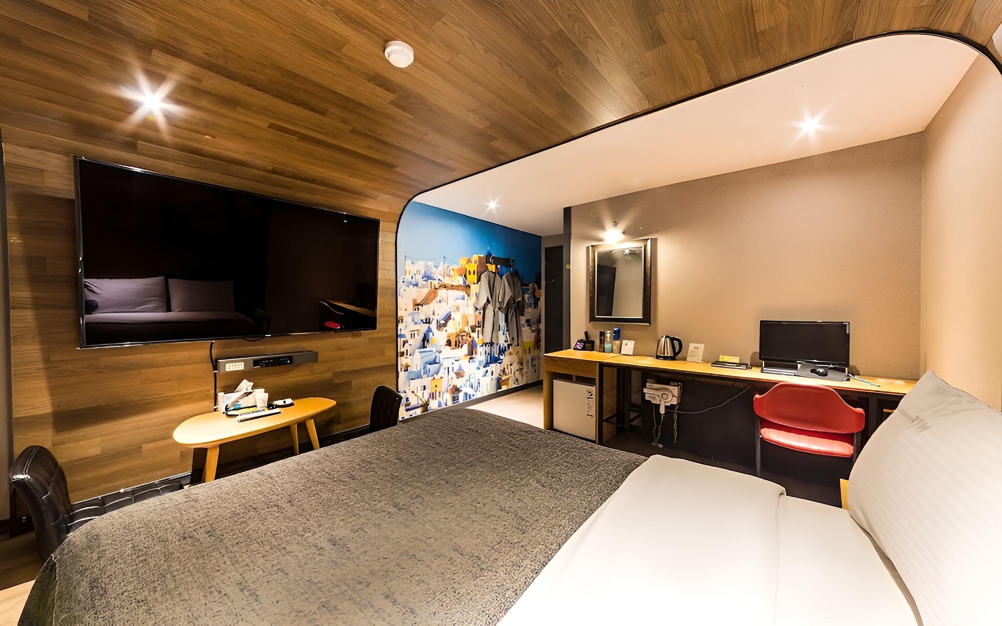 Room (Luxury Smart View TV (1PC OTT)) photo 2