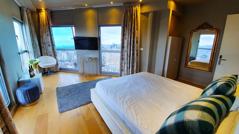 Exclusive Double or Twin Room photo 3