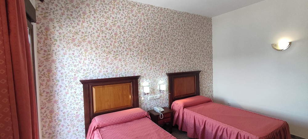 Standard Twin Room photo 2