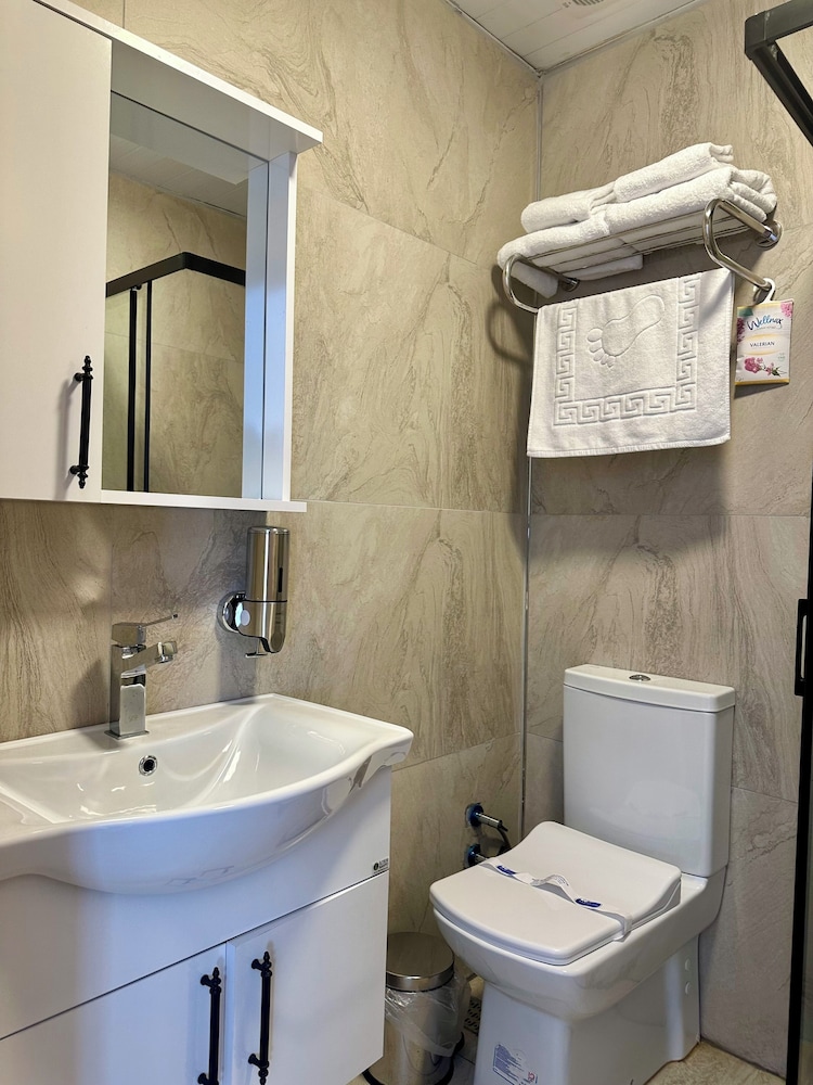 Standard Double Room - Photo 7
