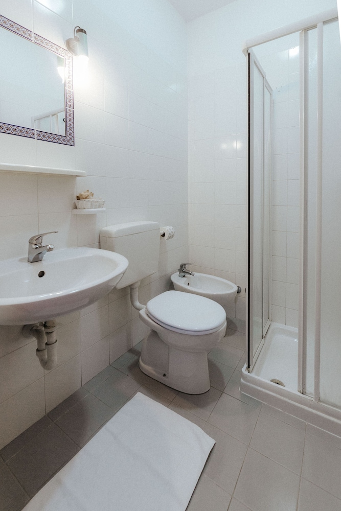 Basic Room - Photo 13