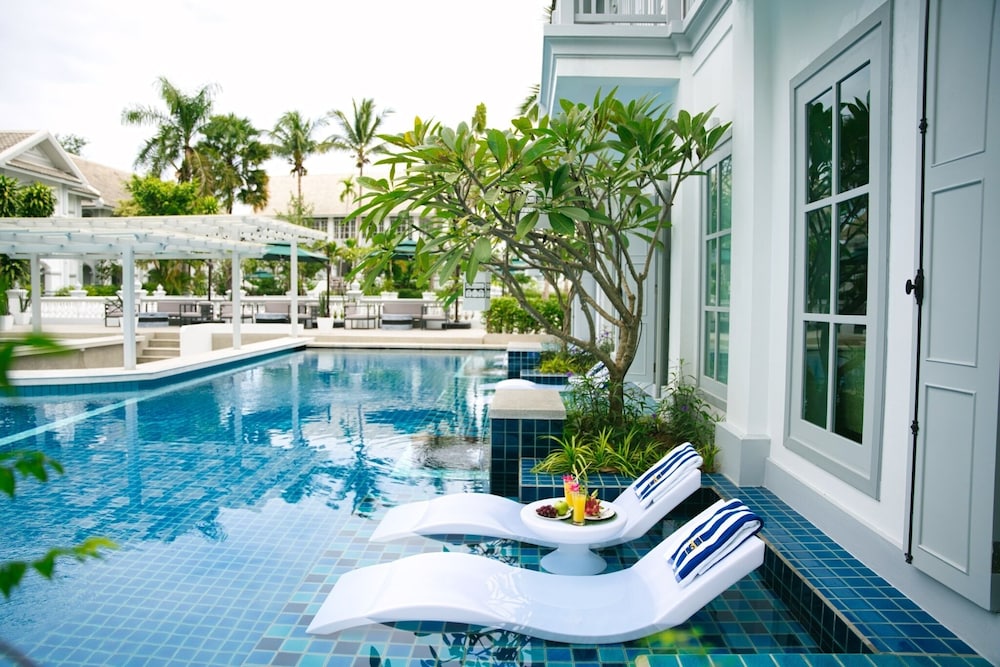 Pool Access King Room - Photo 3