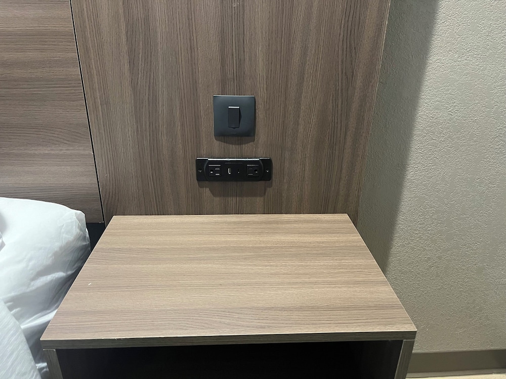 Deluxe Room, 2 Queen Beds, Non Smoking, Kitchen - Photo 5