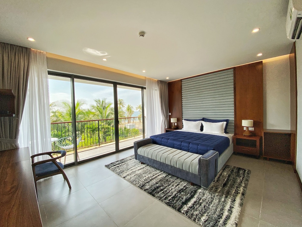 Executive Villa, 4 Bedrooms, Beach View, Beachfront photo 1