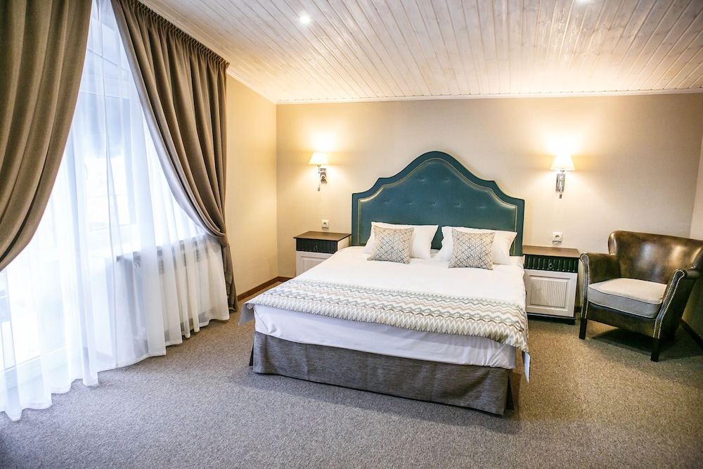 Deluxe Double Room (With Bath) photo 1
