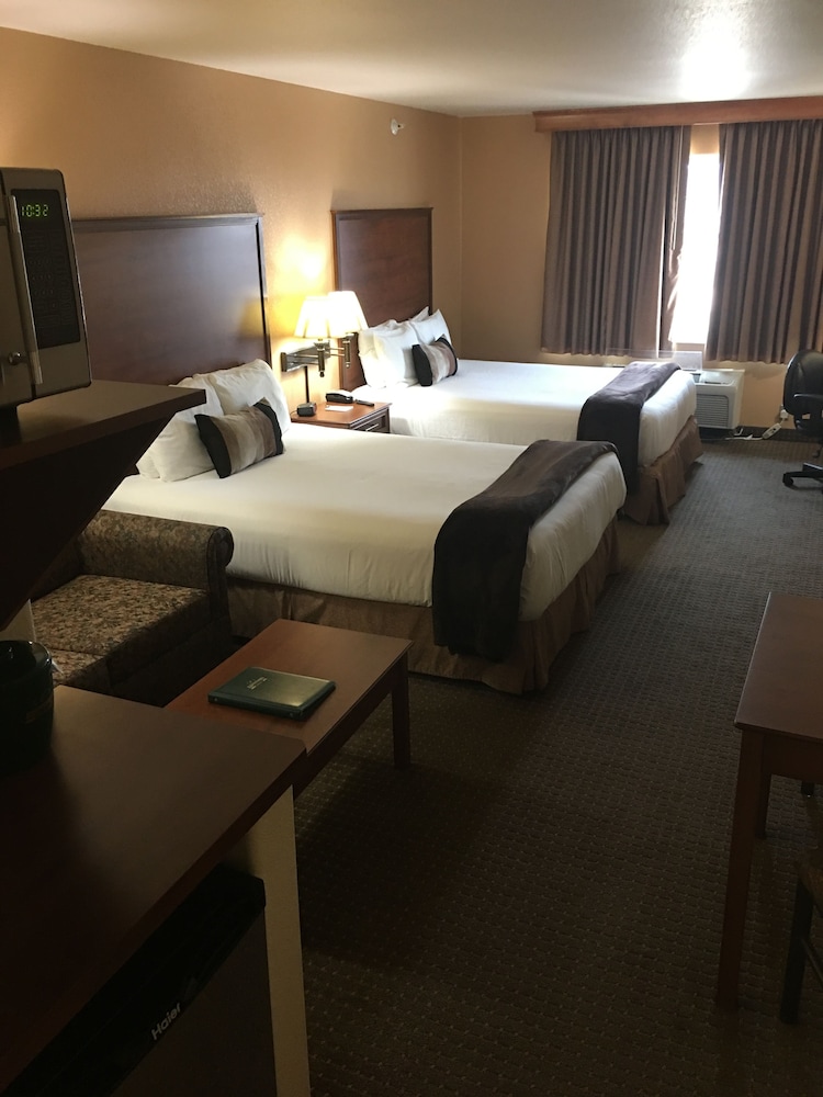 Standard Suite, Multiple Beds, Non Smoking photo 2