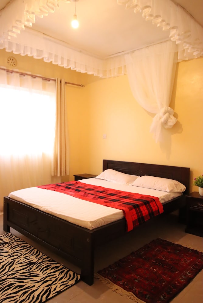 Deluxe House photo 3