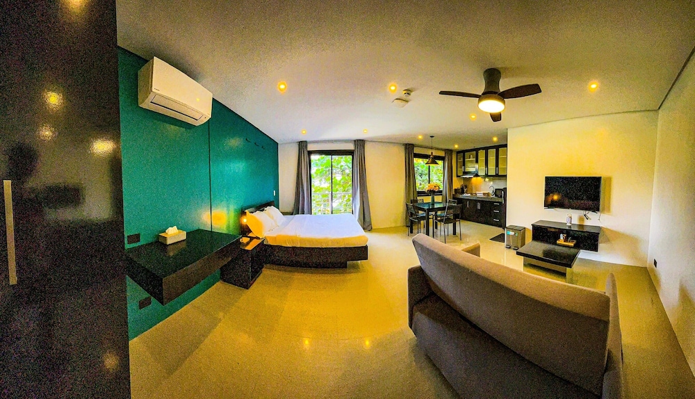 Superior Studio Suite photo 1
