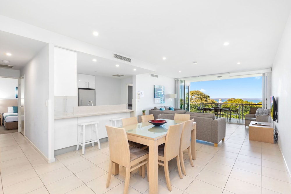 Standard Room, 2 Bedrooms, Partial Ocean View photo 3