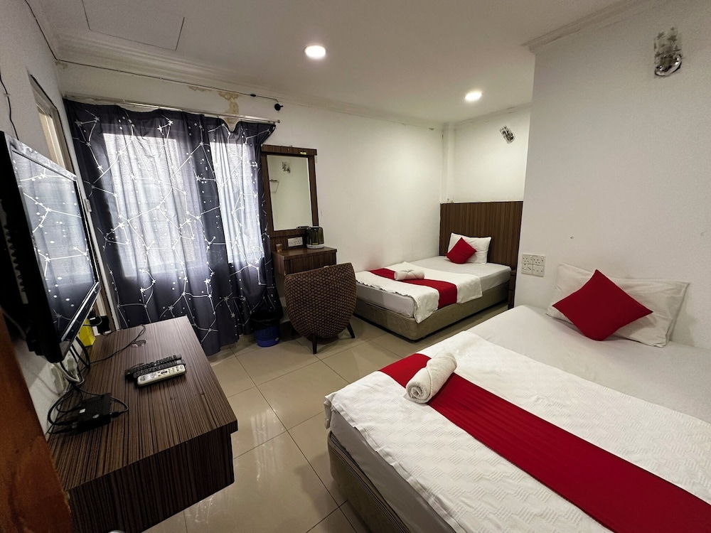 Deluxe Twin Room, City View