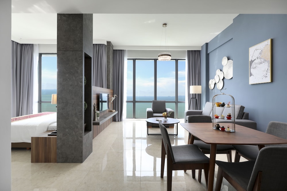 Premium Suite - Photo 6