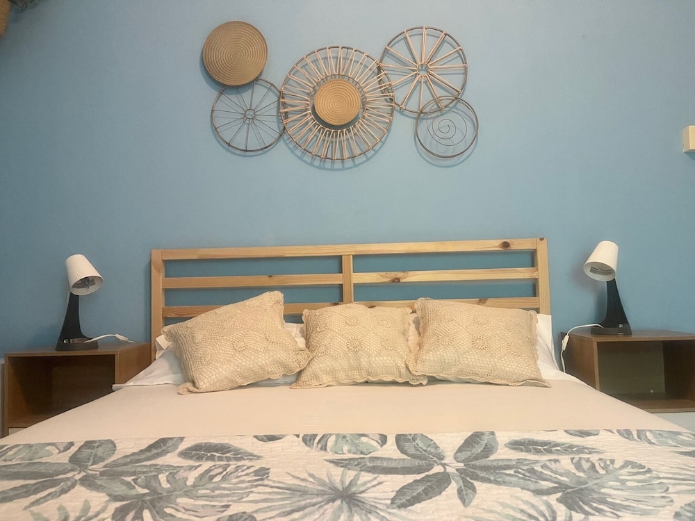 Comfort Room, 1 Queen Bed