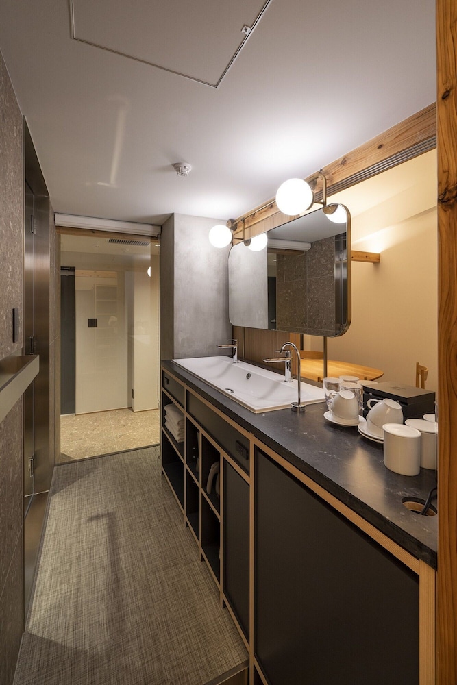 Penthouse Room - Photo 16