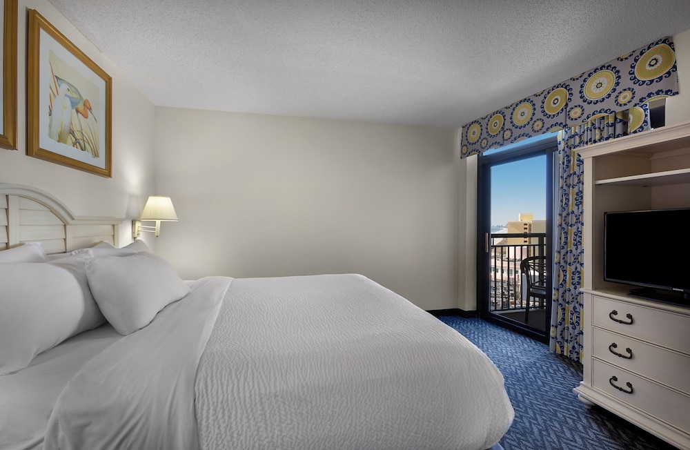 2 Bedroom Angle Oceanfront Condo South Tower - Photo 2