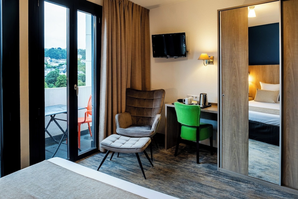Double Room with Balcony - Photo 4