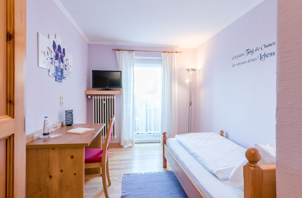 Single Room photo 3