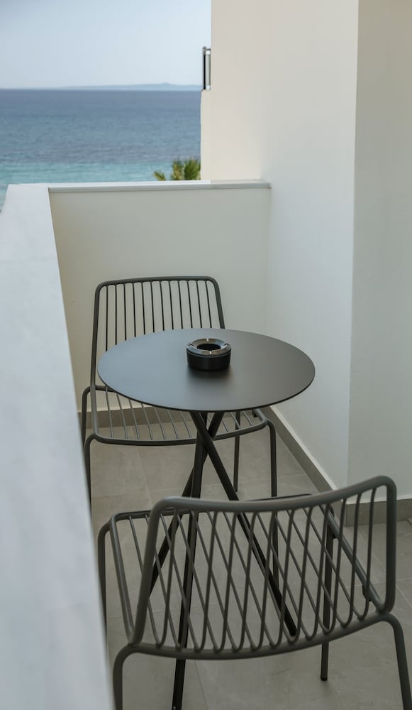 Standard Bitzaro DBL Side Sea View