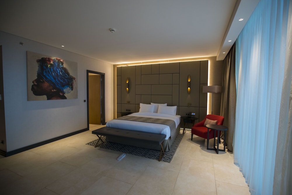Deluxe Room, 1 Queen Bed, Non Smoking photo 1