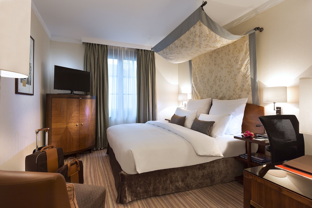 Premium Room, 1 Queen Bed - Photo 1