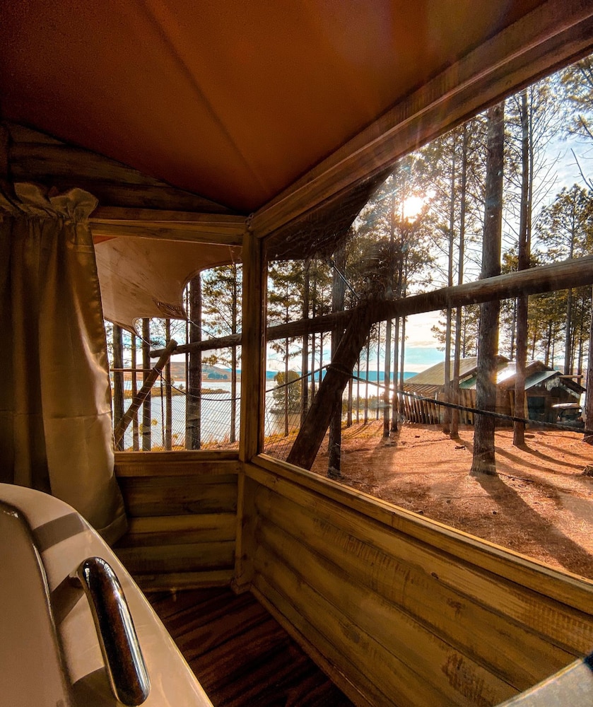 Premium Cabin, 1 Queen Bed, Jetted Tub, Lake View - Photo 2