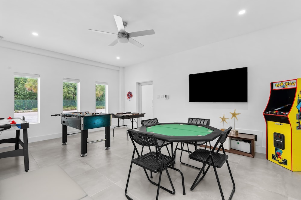 Saltwater Social Game Room Pool Dock Views, Billede 61