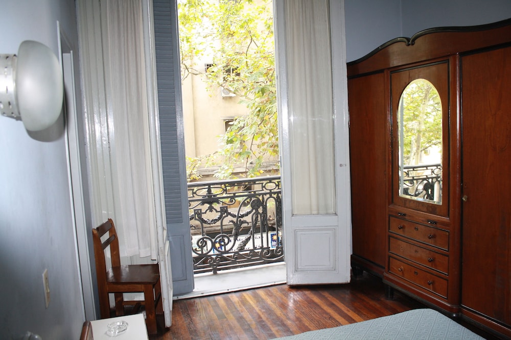Room photo 2