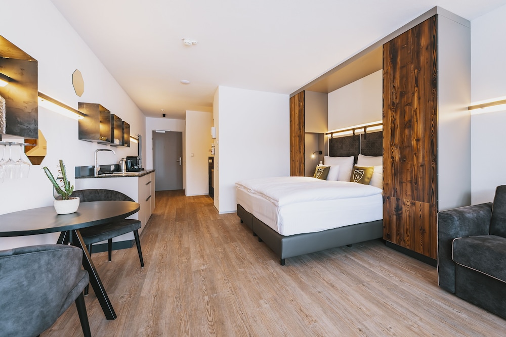 1-Bedroom Suite with Sauna