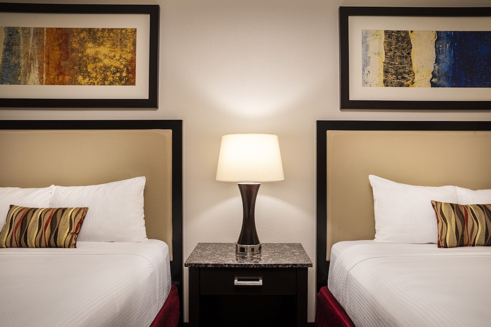 Deluxe Double Room, 2 Queen Beds - Photo 3