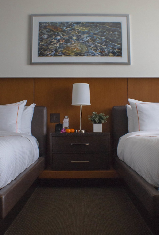 Deluxe Room, 2 Queen Beds - Photo 1