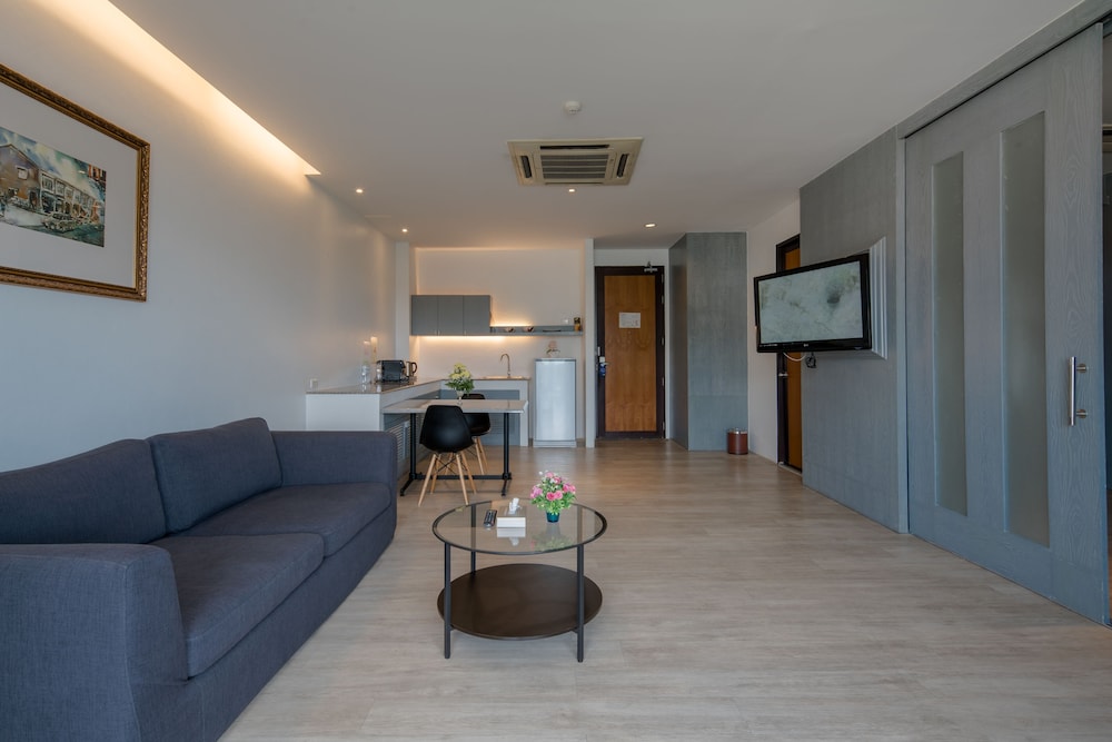 DARA Suite with Balcony - Photo 7