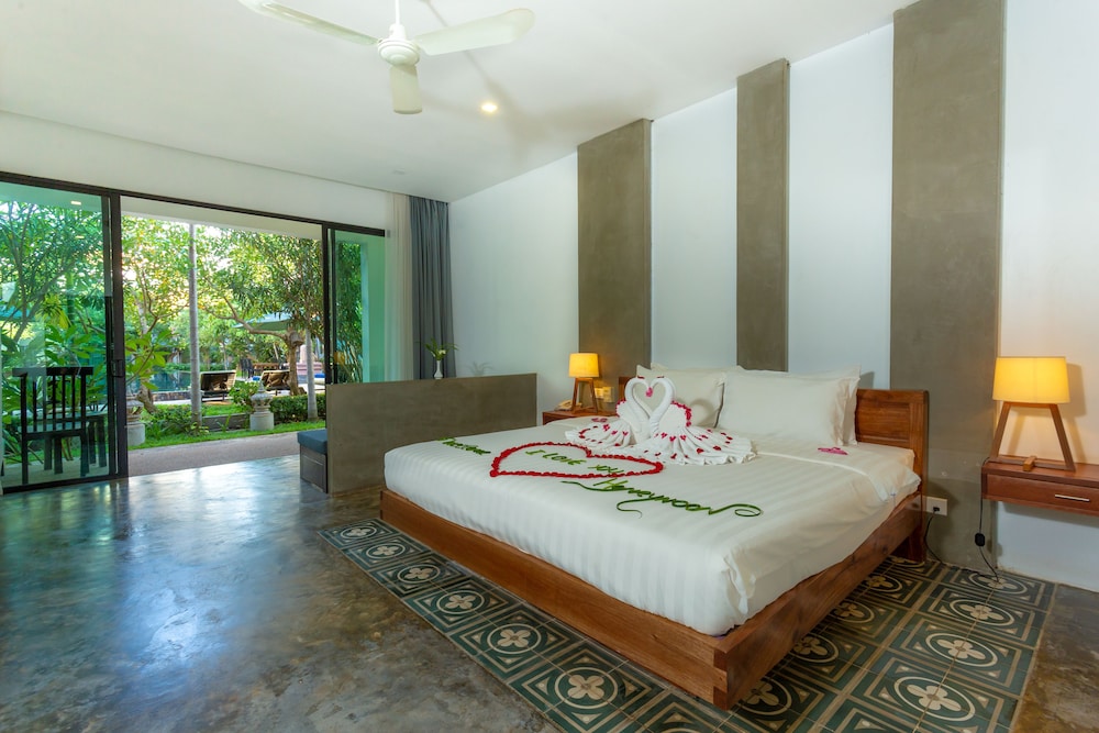 Infinity Poolside Signature Suite - Photo 14