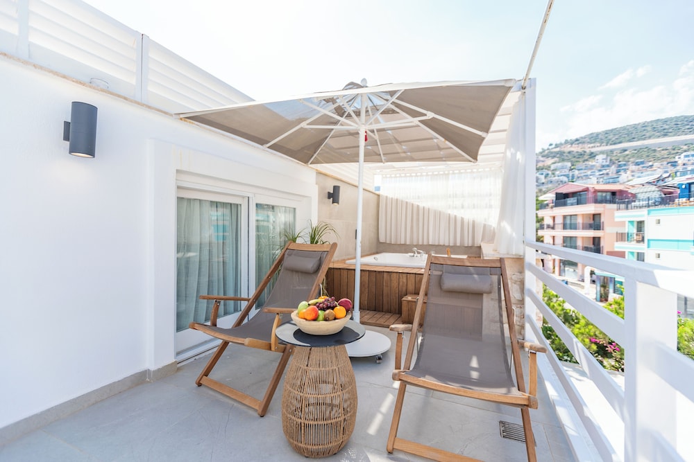 Penthouse Room, Jetted Tub, Sea View - Photo 25