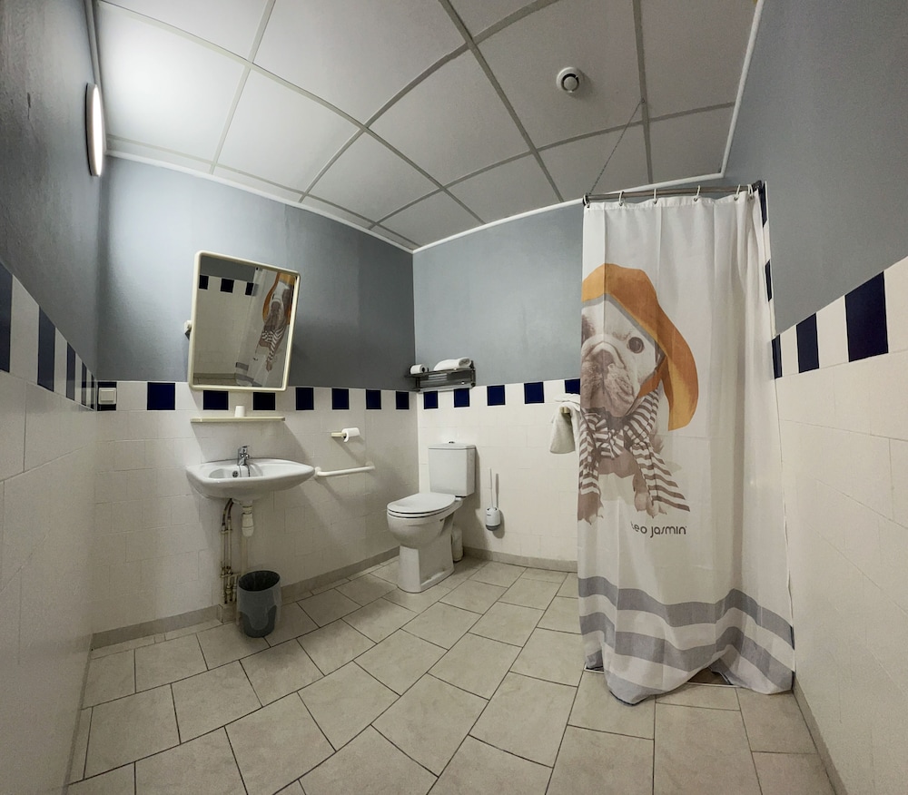 Basic Double Room, Accessible photo 2