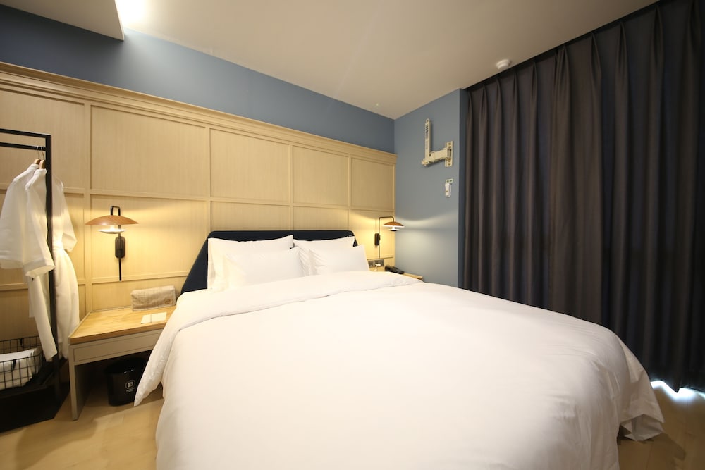 Standard Double Room - Photo 3
