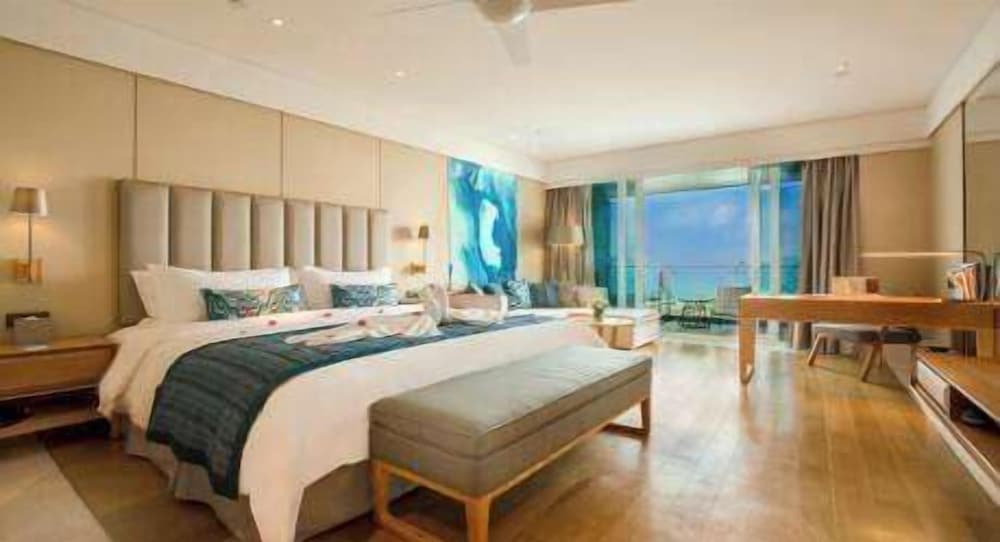 Premium Ocean View King Room