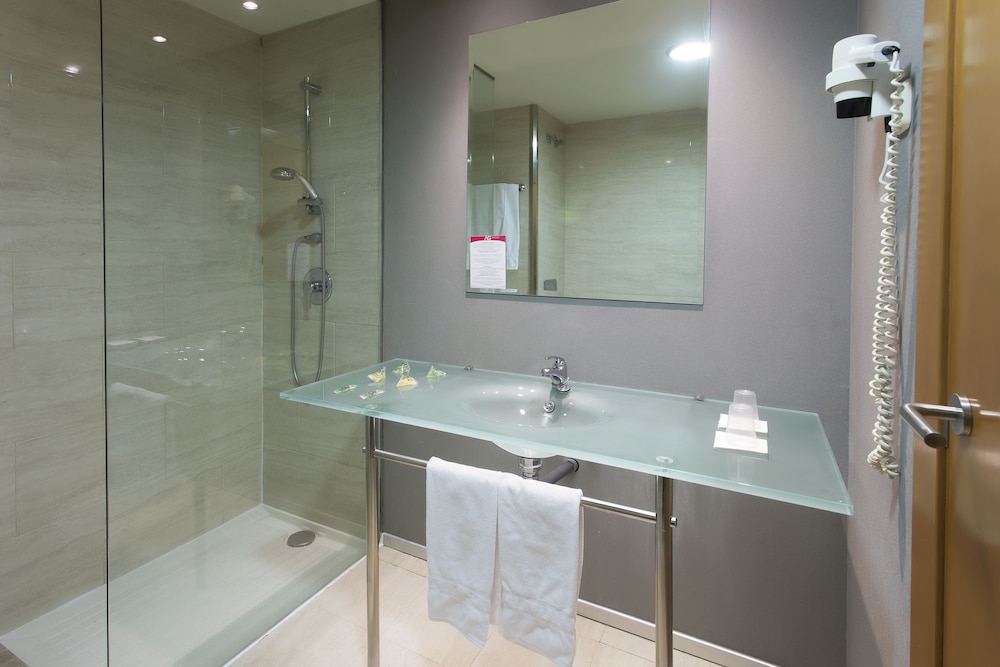 Standard Triple Room - Photo 2