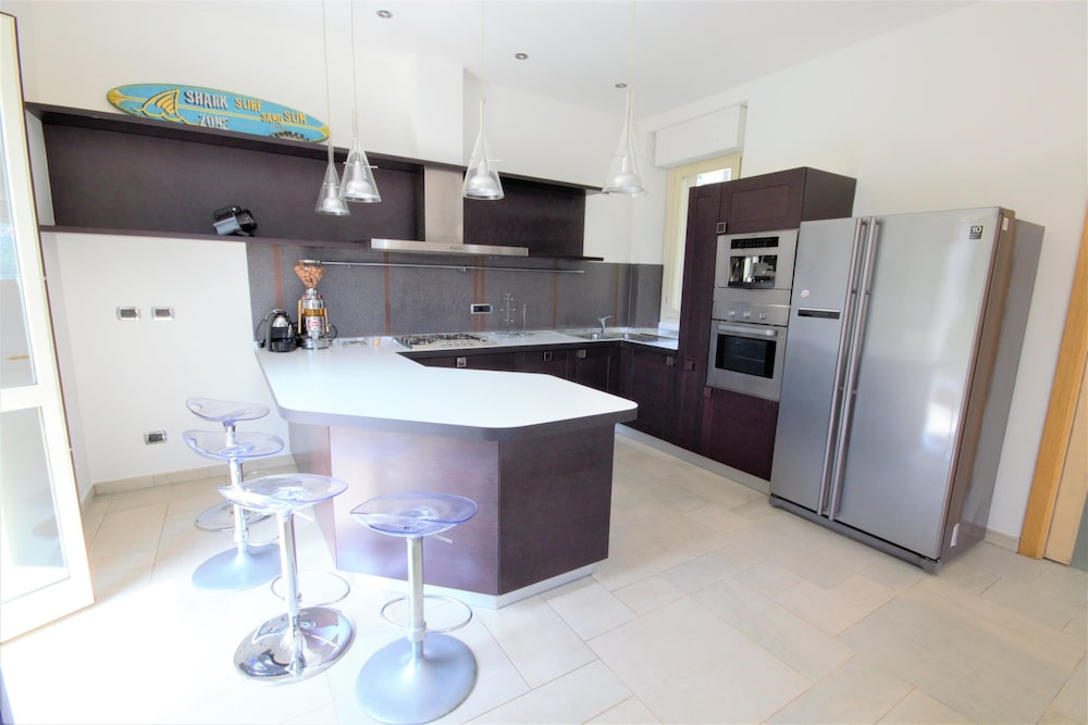 Luxury Apartment, 3 Bedrooms, Terrace photo 3