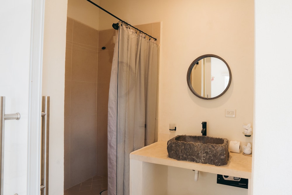 Standard Quadruple Room, Private Bathroom, Garden View photo 2