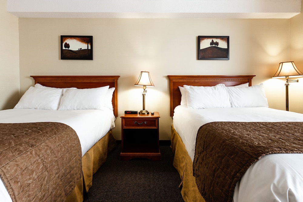 Traditional Room, 2 Double Beds thumbnail 6