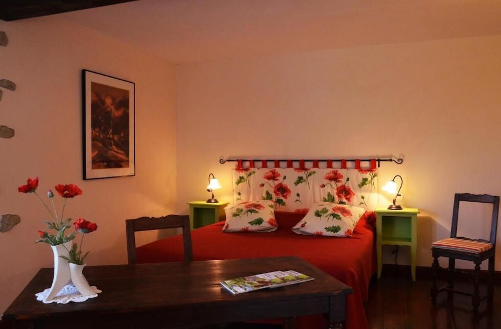 Classic Triple Room, Garden View