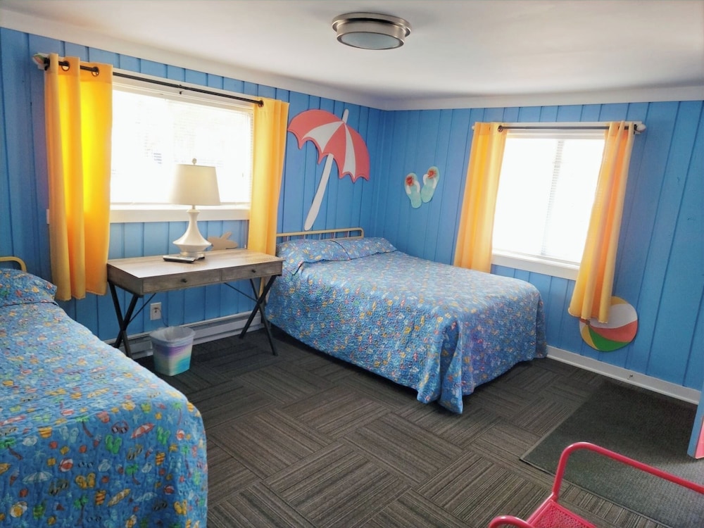 Basic Double Room, 2 Double Beds photo 1