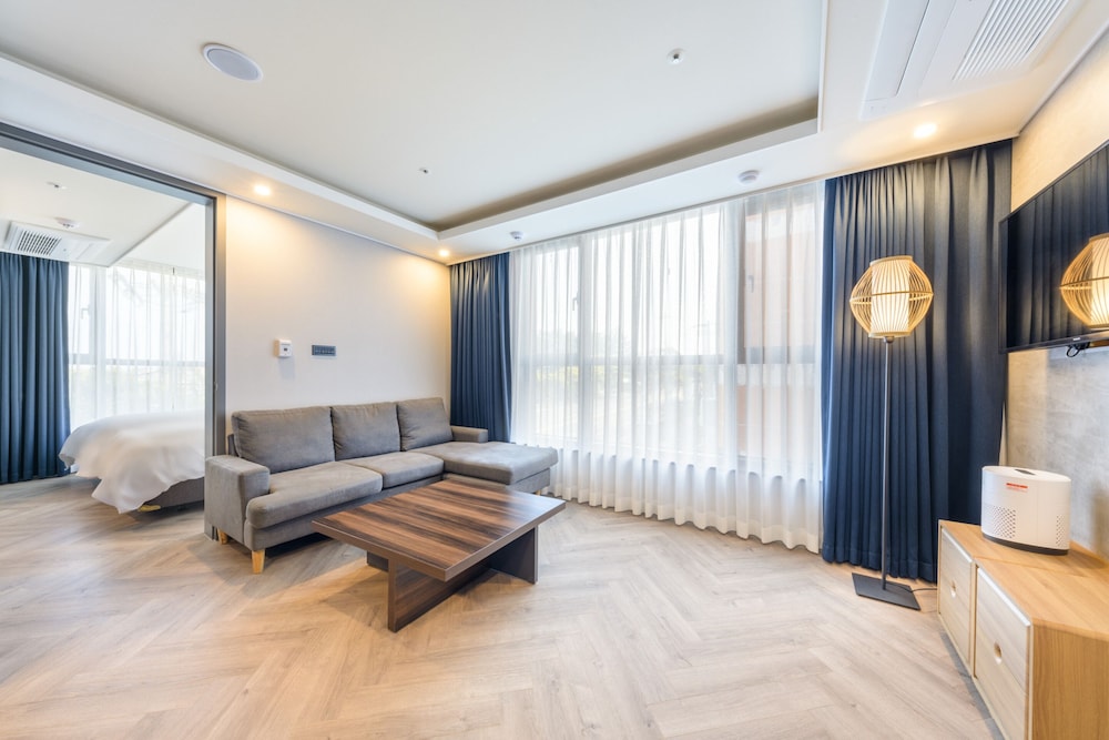 Suite 2 Bedrooms City View